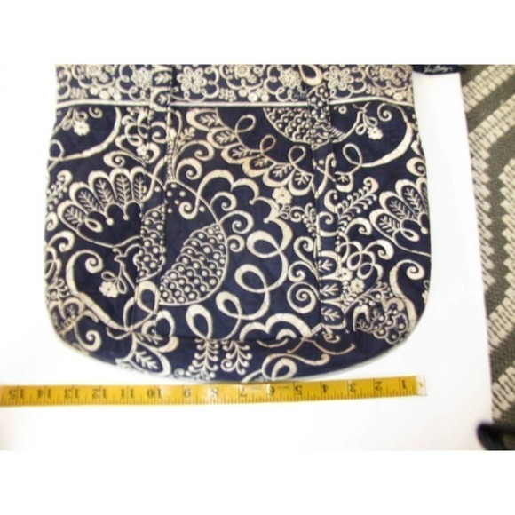 Vera Bradley Large Shoulder Bag, 14" x 12" All zippers work. - Picture 7 of 11